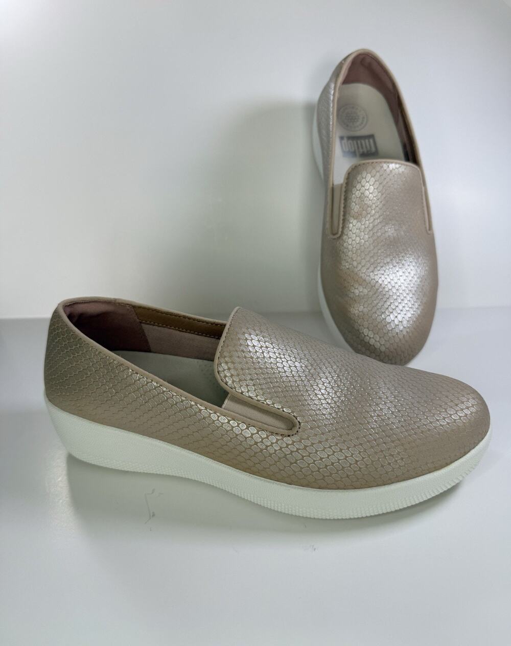 FitFlop Superskate Women's Slip-On Comfort Leather Snake Silver US 6.5